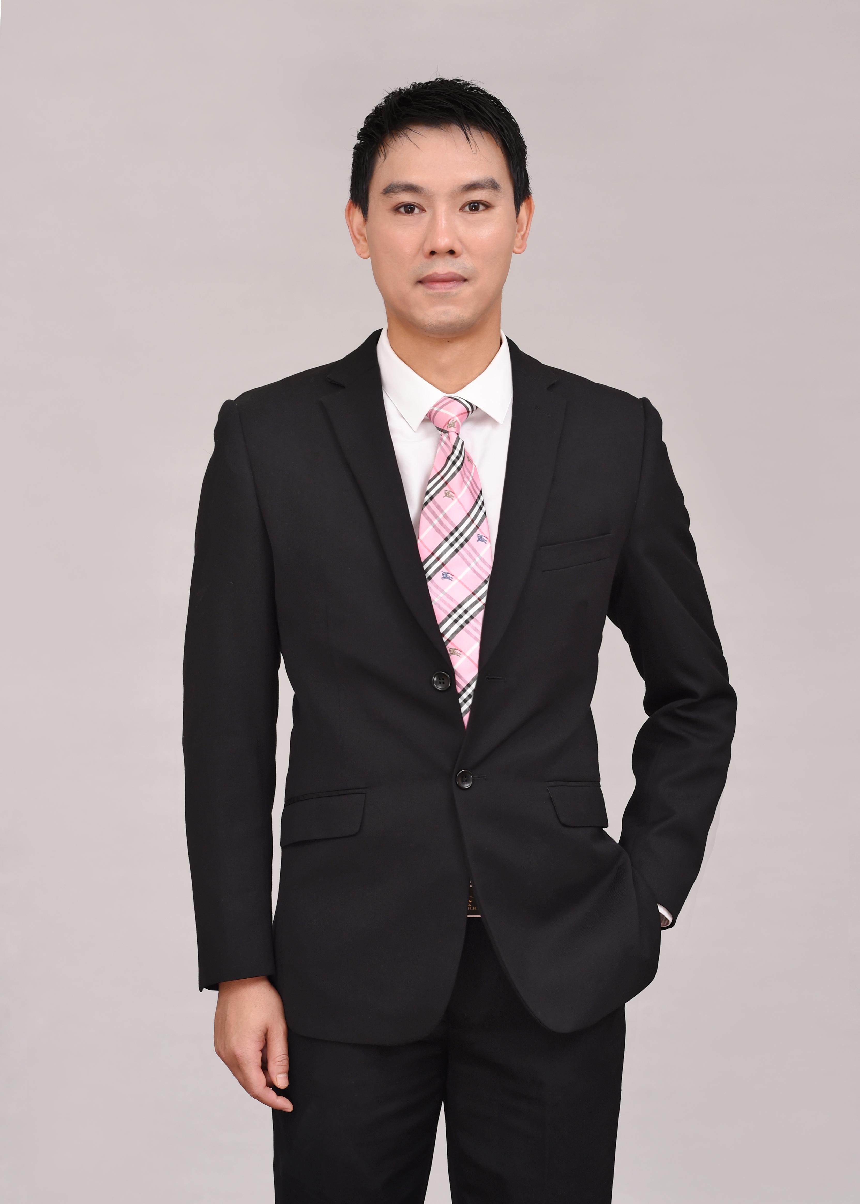 冯家华创始人 & 执行董事